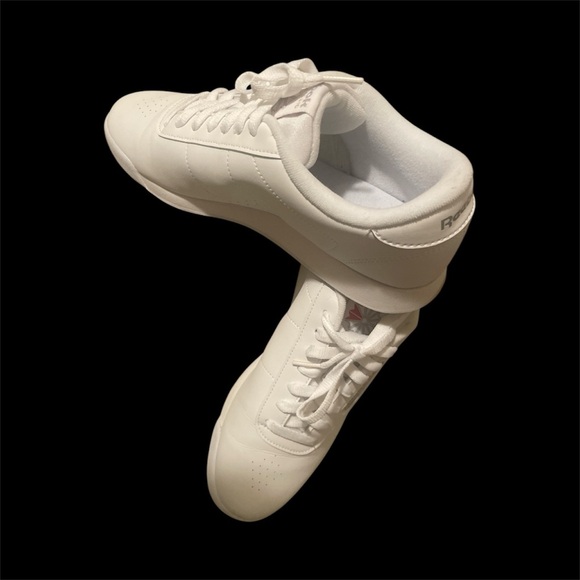 Reebok Classic White Sneakers Size 10 - Picture 4 of 6